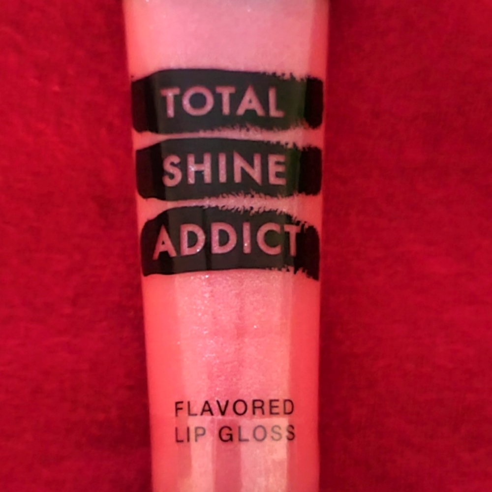 New Victoria's Secret Total Shine Addict Strawberry Fizz Flavored Lip Gloss.